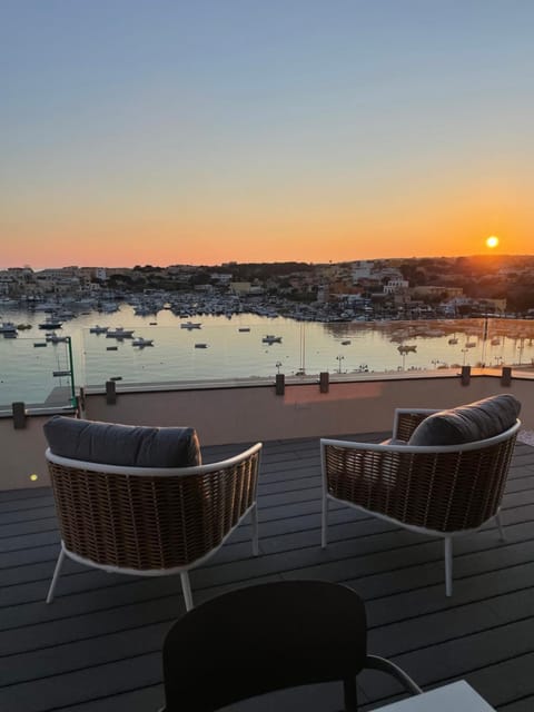 Property building, View (from property/room), Balcony/Terrace, City view, Sunset