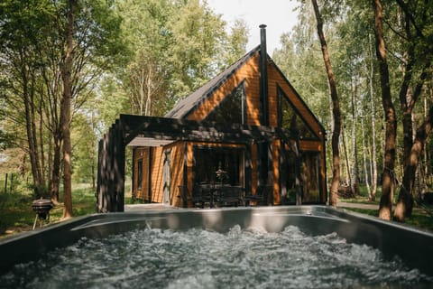 Property building, Hot Tub