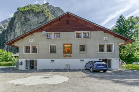 Les Lys Orangés Apartment in Auris