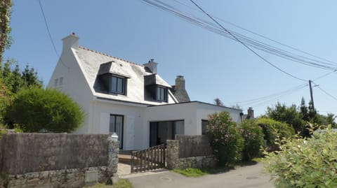 Property building, Facade/entrance, Off site