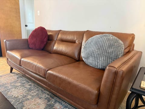 Living room, Seating area, furniture