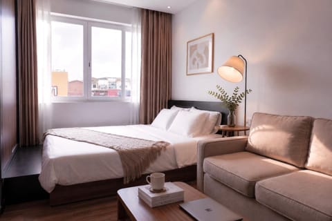 Bed, Natural landscape, Living room, Photo of the whole room, Seating area, Bedroom, City view