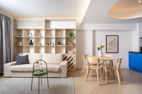 Living room, Seating area, Dining area