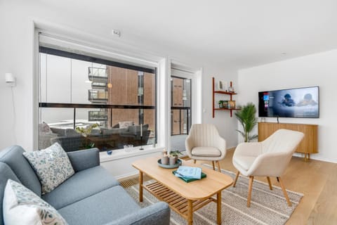 Modern Escape I Great Location I Balcony View Apartment in Tromso