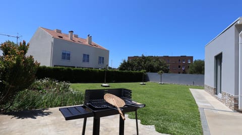 Property building, Spring, Garden, Garden view