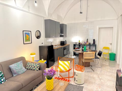 TV and multimedia, Kitchen or kitchenette, Living room, Seating area, Dining area, minibar