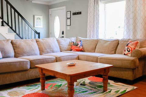 Sojourn Spacious Family Retreat with Fenced Backyard House in Norfolk