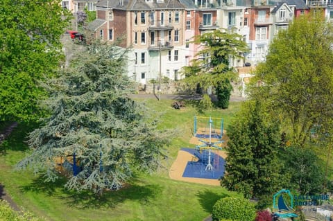 5 Glenthorne-Cosy Retreat - Harbour View & Parking Apartment in Salcombe