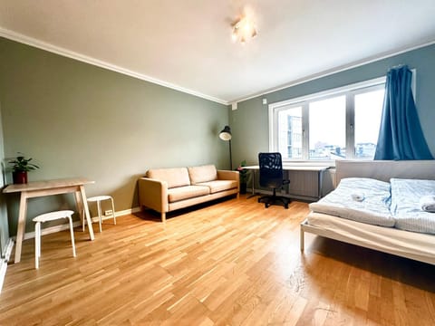Bed, Living room, Seating area, Dining area, Bedroom