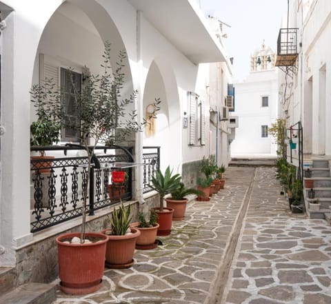 Rumi's Paros house-Port,Old town,100 doors Church in the heart of Parikia House in Paros