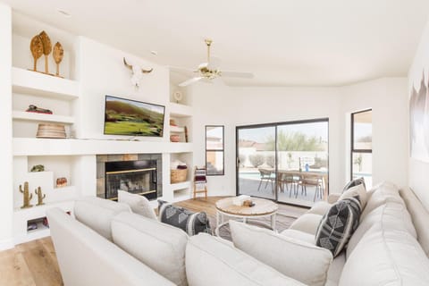 Western Hills-Heated Pool-In Fountain Hills House in Fountain Hills