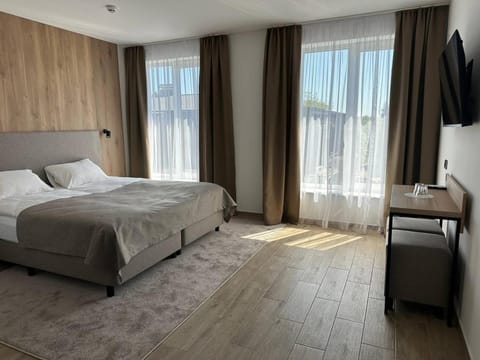 Photo of the whole room, City view