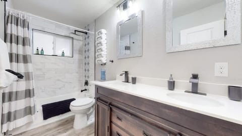 Two bedroom family home near Anschutz Medical House in Aurora