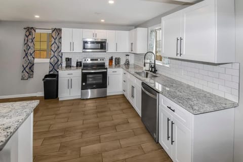 Three bedroom family home with off street parking and fenced yard House in Greenwood Village