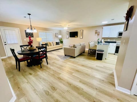 Eastgate 13A Apartment in Hammond