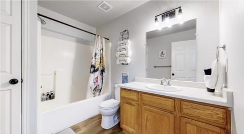 Shower, Bathroom, Bath, towels