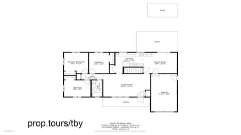 Huge family home in Centennial with five bedrooms large yard and plenty of parking House in Littleton