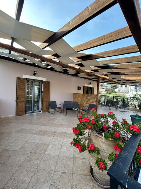 View (from property/room), Balcony/Terrace, Seating area