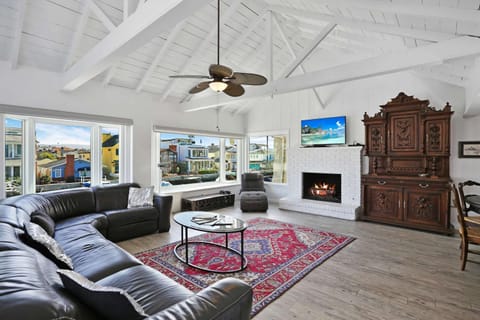Grand Canal Getaway - Balboa Island House in Balboa Island