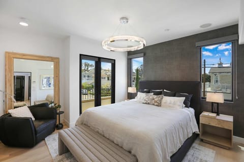 Poinsettia Palms - Chic & Luxe Patio Near Beach House in Corona Del Mar