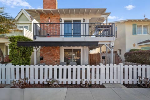 Ruby Villa A - Stay for 6 House in Balboa Island