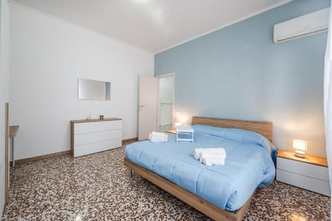 Bed, Photo of the whole room, Bedroom, towels, wardrobe, air conditioner