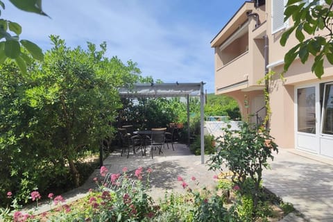 Balcony/Terrace, children, Family