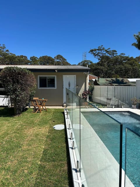 Property building, Garden, Garden view, Pool view, Swimming pool