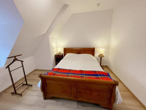 Le Moulin de Ronsard : Demeure spacieuse, jardin et vue sur le Loir - 8 personnes - FR-1-491-459 House in Centre-Val de Loire