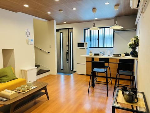 Kitchen or kitchenette, Living room