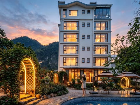 Property building, Garden, Pool view