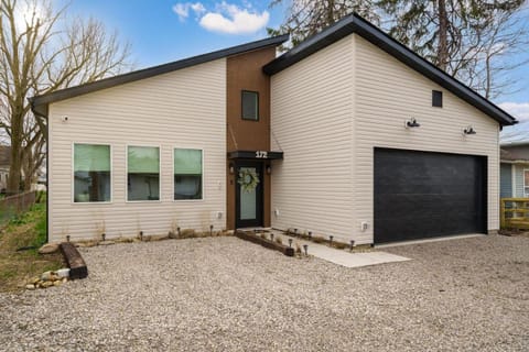 Modern Lake House 3 Blocks from the Lake! House in Buckeye Lake