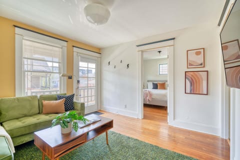 Overlook Gem - Steps from Mississippi House in Portland