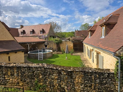 Property building, Day