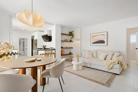 Living room, Seating area, Dining area, kitchen