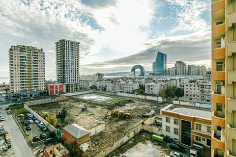 Property building, Day, Neighbourhood, Natural landscape, Bird's eye view, City view, Street view, Location, Parking
