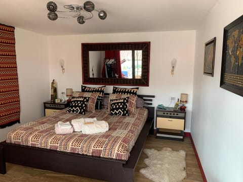Photo of the whole room, Bedroom, towels