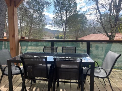 Chalet tous confort avec piscine lagon Chalet in Vallon-Pont-d'Arc