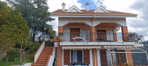 Casa IL GLICINE Apartment in Liguria