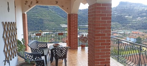 Casa IL GLICINE Apartment in Liguria