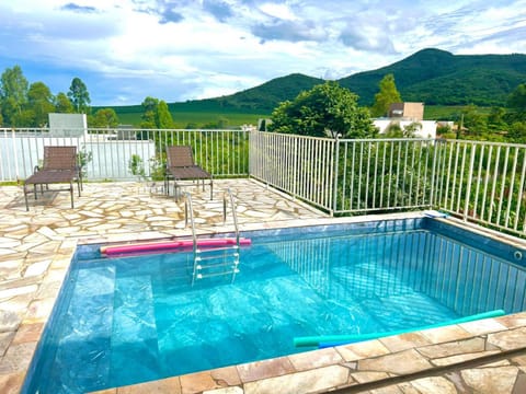 Mountain view, Swimming pool
