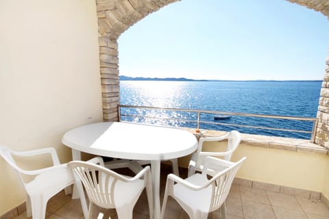 Balcony/Terrace, children, Family