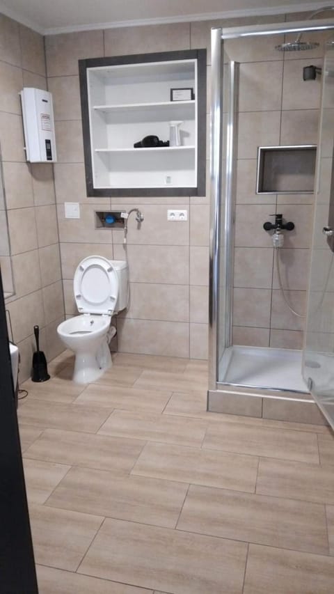 Shower, Toilet, Bathroom