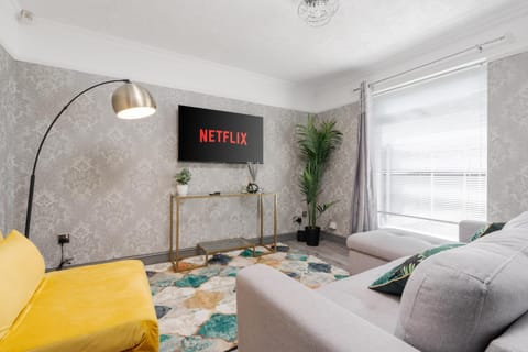 TV and multimedia, Living room, Seating area
