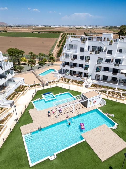 Hot Tub, Swimming pool