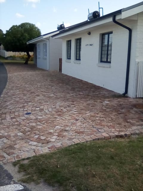 Property building, Day, Street view