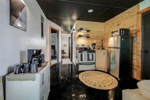 Coffee/tea facilities, Kitchen or kitchenette, pet friendly, stove, toaster