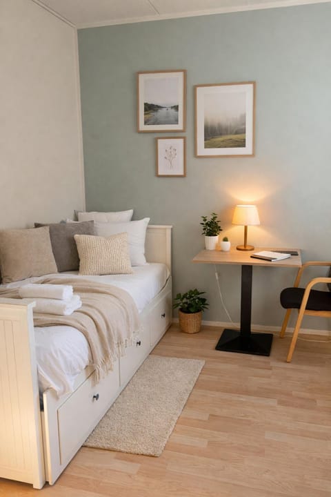 Seating area, Bedroom