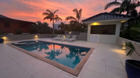 BBQ facilities, Pool view, Swimming pool, Swimming pool, Sunset, sunbed