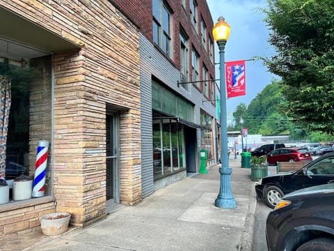 Loft Apartment Historic Downtown Main Street Sylva Apartment in Sylva